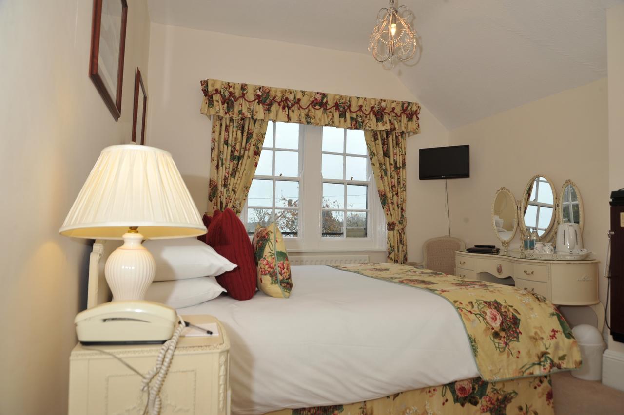 The Inglenook Hotel 보그너레지스 외부 사진
