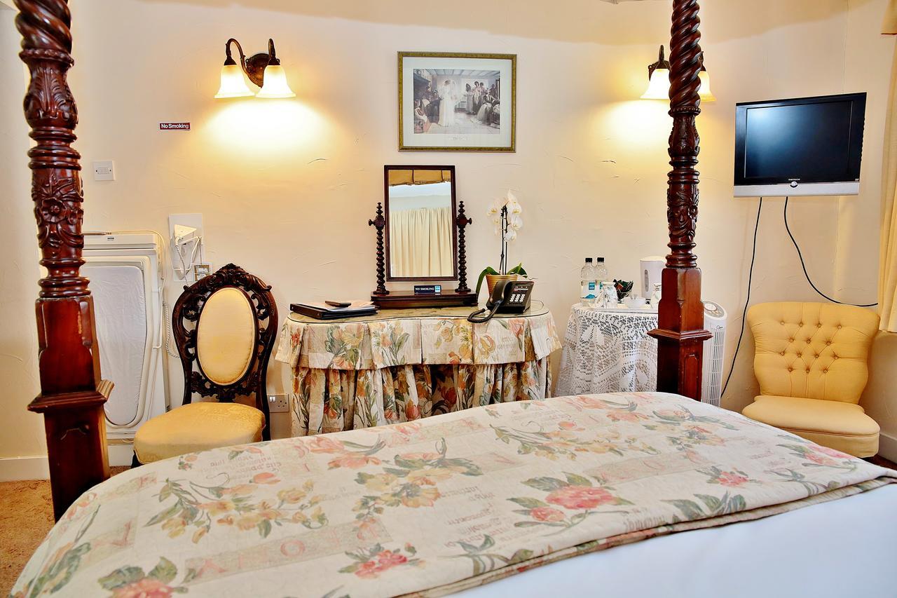 The Inglenook Hotel 보그너레지스 외부 사진